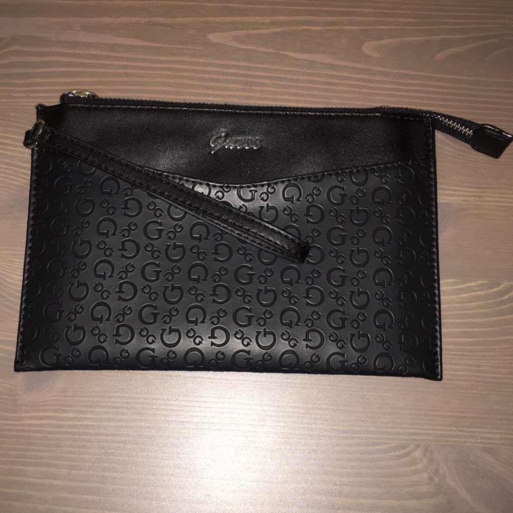 Guess wristlet